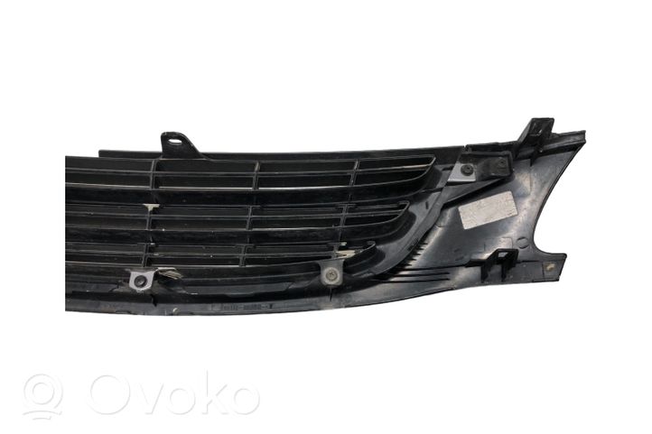 Toyota Avensis T220 Maskownica / Grill / Atrapa górna chłodnicy 5311105030F