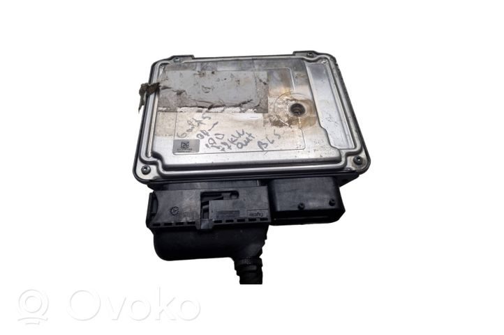 Volkswagen Golf V Calculateur moteur ECU 03G906021HA