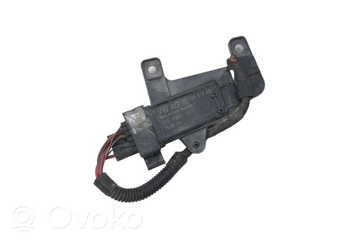 Volkswagen Up Coolant fan relay 1S0919506