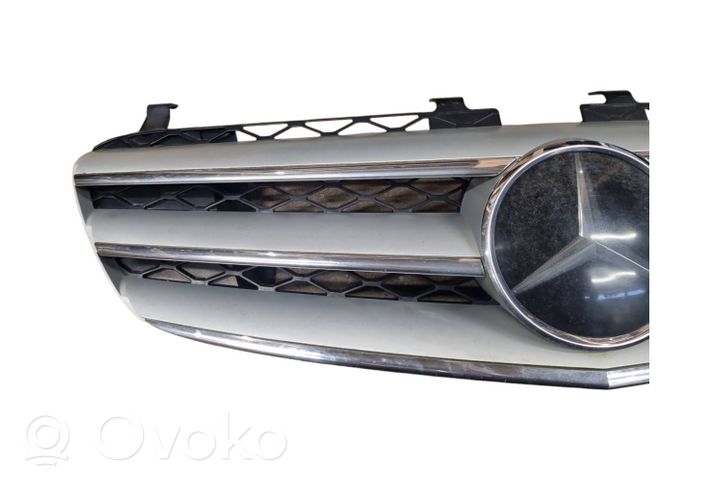 Mercedes-Benz R W251 Maskownica / Grill / Atrapa górna chłodnicy A2518880223