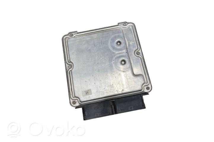 Volkswagen PASSAT B8 Dzinēja vadības bloks 04L907309P