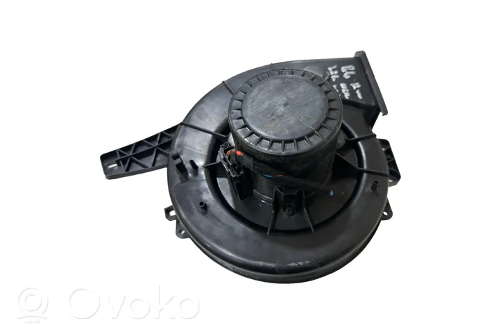 Volkswagen Polo V 6R Heater fan/blower V15031923