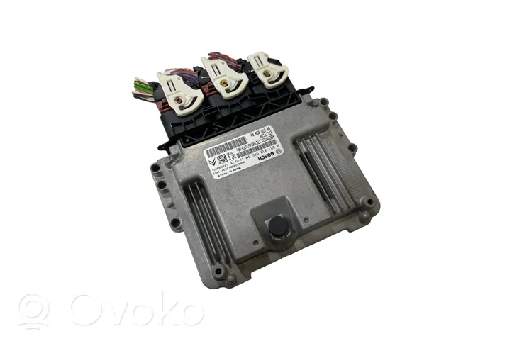 Peugeot Partner Calculateur moteur ECU 9666729580