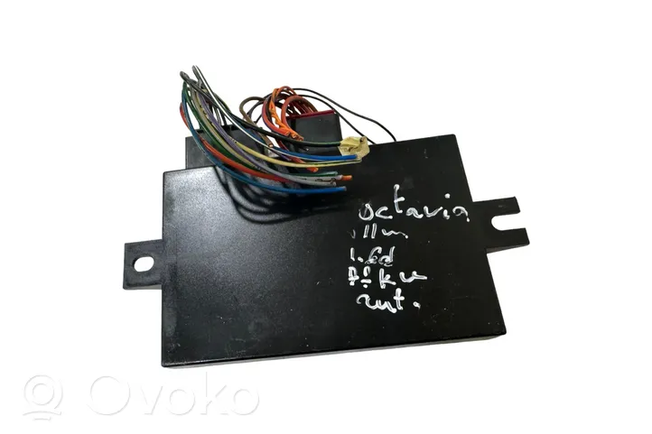 Skoda Octavia Mk2 (1Z) Priekabos kablio valdymo blokas 1K0907383F