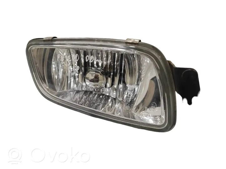 Mitsubishi Pajero Передняя противотуманная фара P0239