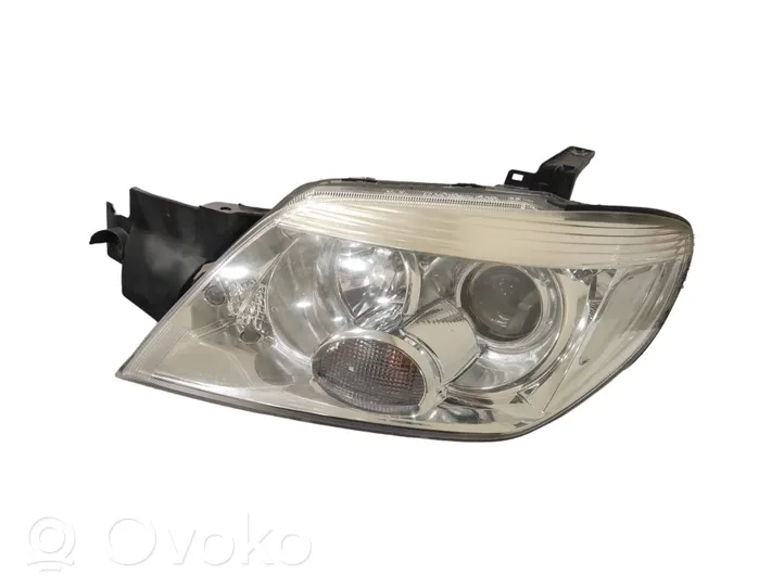 Mitsubishi Outlander Lampa przednia 90738200