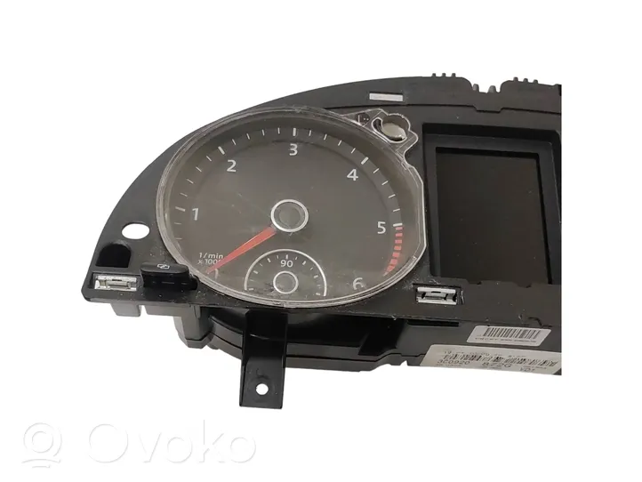 Volkswagen PASSAT B6 Speedometer (instrument cluster) 3C0920872G