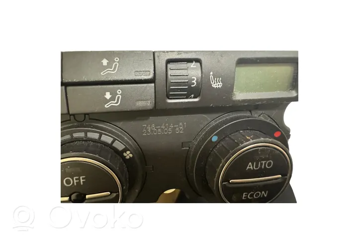 Volkswagen Golf V Panel klimatyzacji 74641451