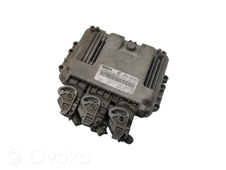Suzuki Grand Vitara II Moottorin ohjainlaite/moduuli 8200518648