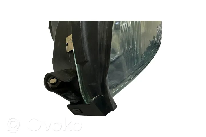 Volvo V70 Lampa przednia 1113536010H1