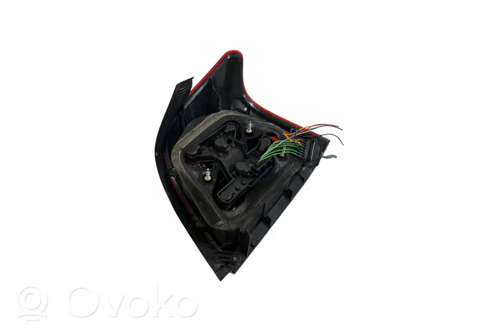 Toyota Avensis T250 Lampa tylna 89028759