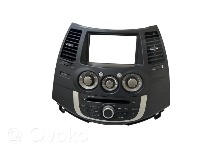 Mitsubishi Grandis Radio/CD/DVD/GPS-pääyksikkö 8002A514