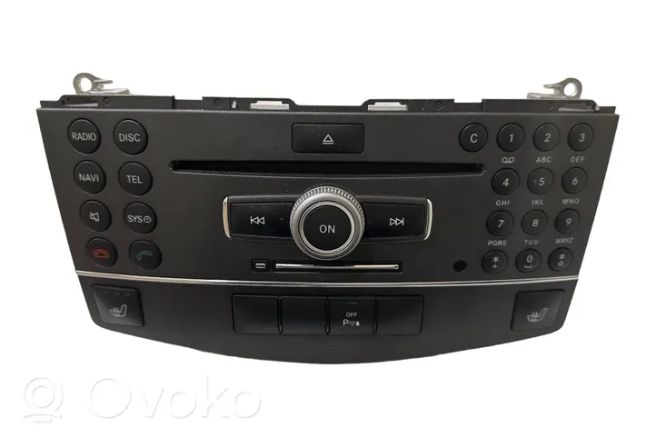 Mercedes-Benz C W204 Radio/CD/DVD/GPS head unit A2049060902