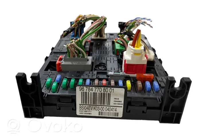 Peugeot Partner Module de fusibles 967847708001