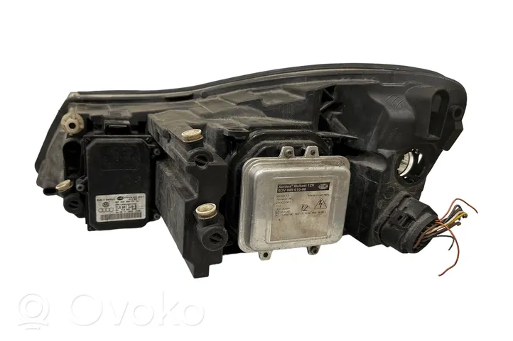 Skoda Octavia Mk2 (1Z) Lampa przednia 7L6941329B