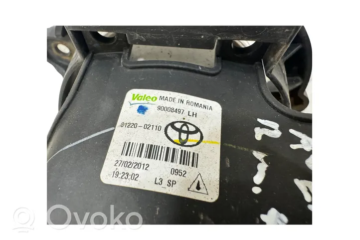 Toyota Avensis T270 Światło przeciwmgłowe przednie 8122002110