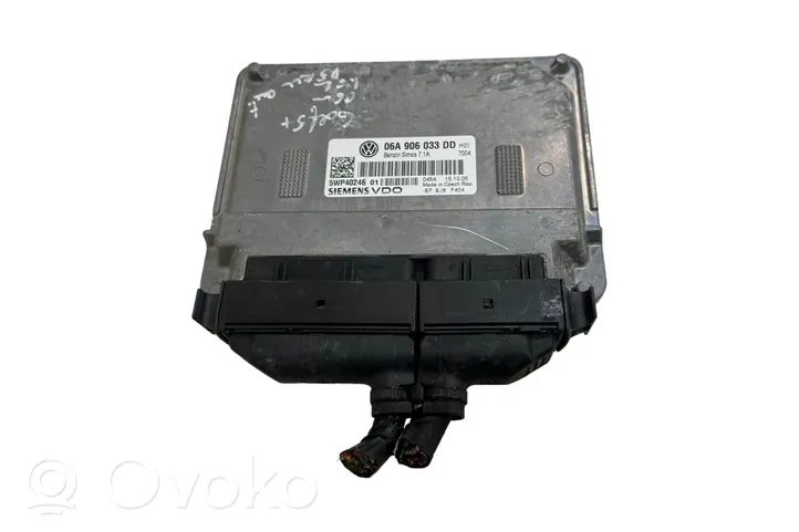 Volkswagen Golf Plus Calculateur moteur ECU 06A906033DD