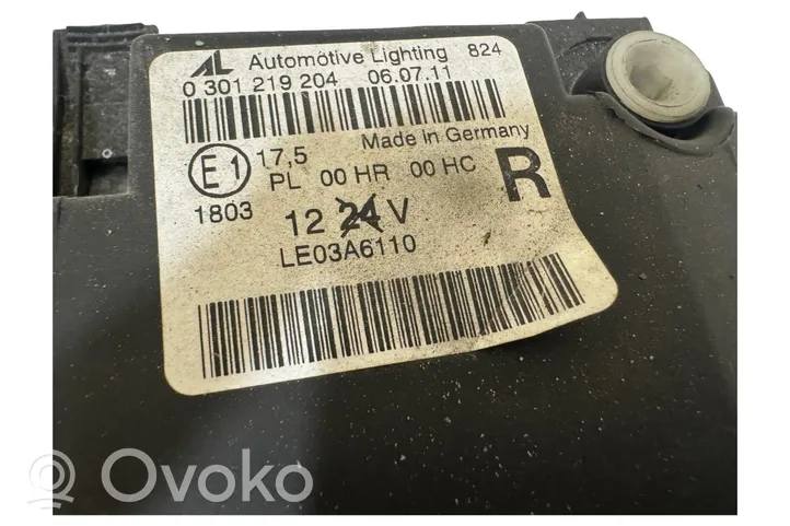 Audi A4 S4 B7 8E 8H Lampa przednia 0301219204