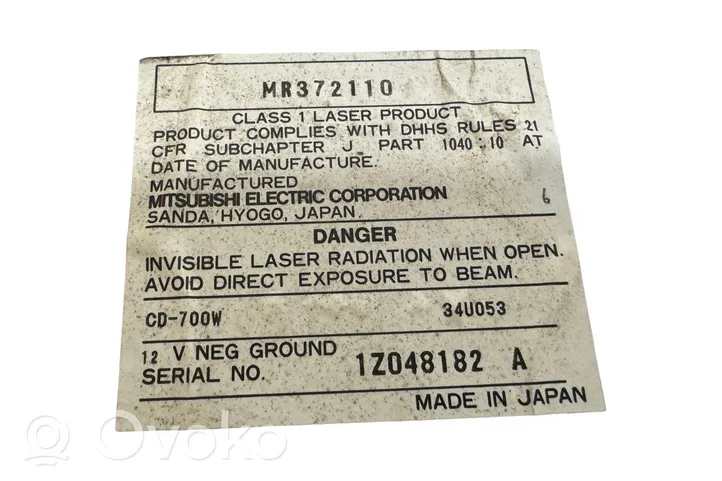 Mitsubishi Pajero Radio/CD/DVD/GPS-pääyksikkö MR372110