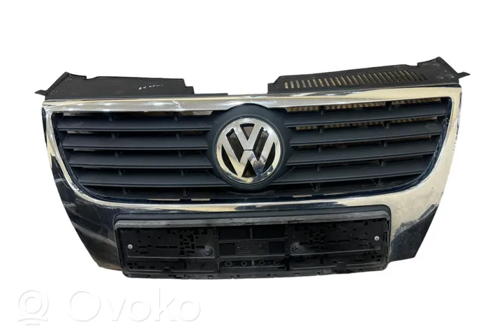 Volkswagen PASSAT B6 Grille calandre supérieure de pare-chocs avant 3C0853651AD