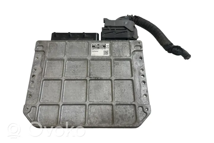 Toyota Avensis T270 Sterownik / Moduł ECU 8966105D61