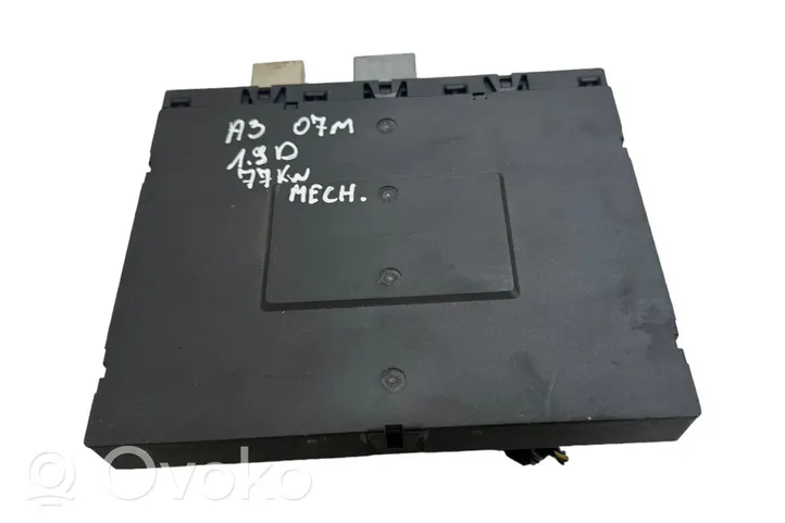 Audi A3 S3 8P Comfort/convenience module 8P0907279F