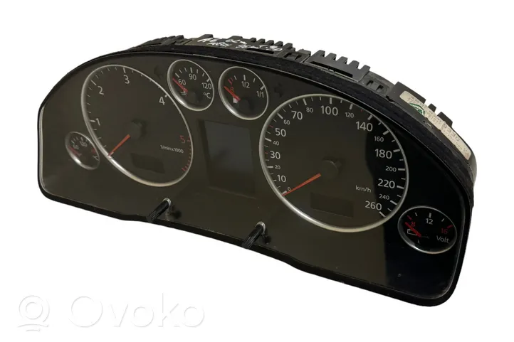 Audi A6 S6 C5 4B Speedometer (instrument cluster) 4B0920933G