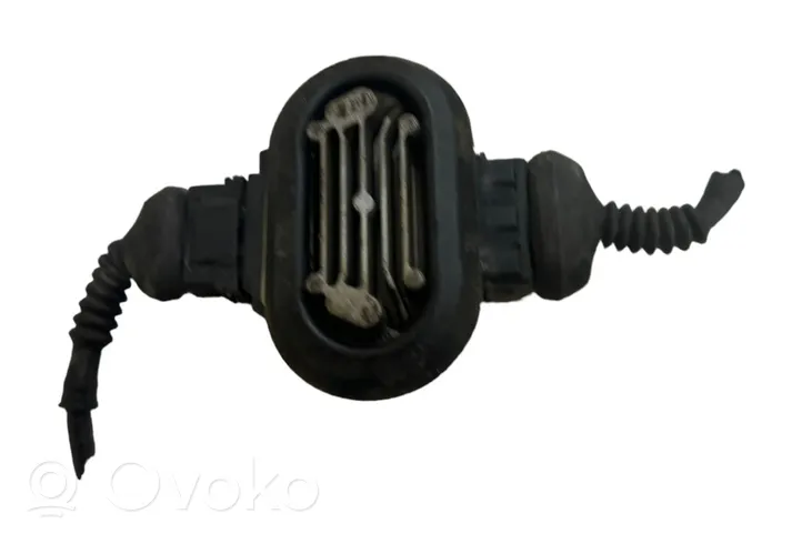 Audi A4 S4 B5 8D Aizdedzes vadības bloks V10700051