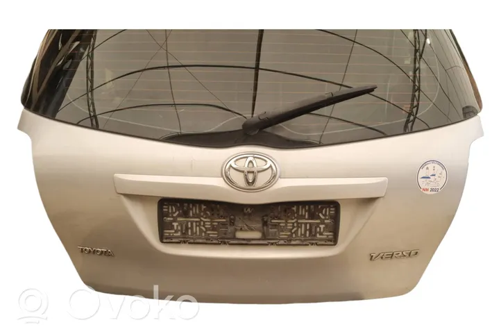 Toyota Corolla Verso E121 Задняя крышка (багажника) 