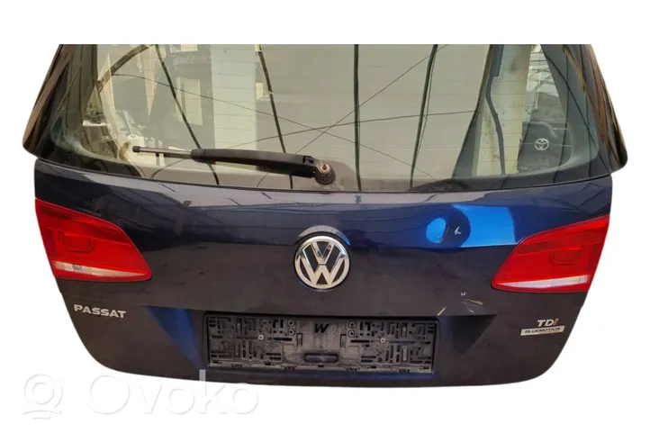 Volkswagen PASSAT B7 Задняя крышка (багажника) 