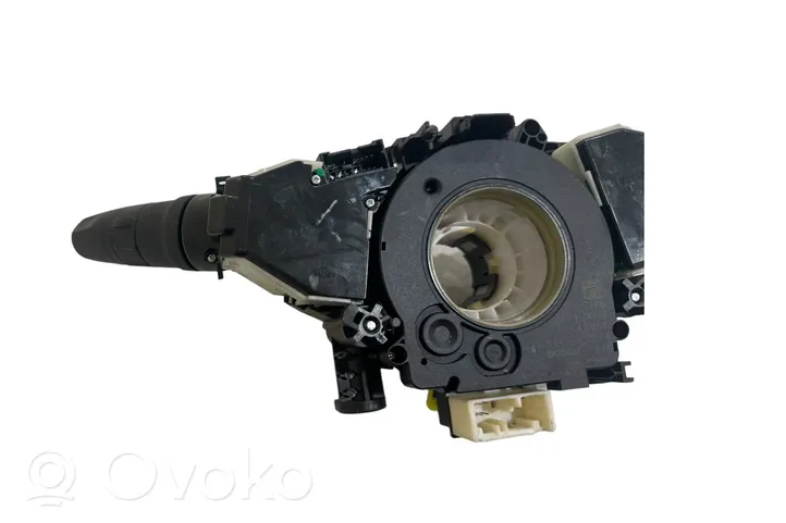 Nissan Qashqai Leva/interruttore dell’indicatore di direzione e tergicristallo 47945JD000