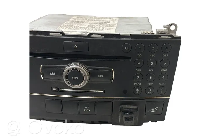 Mercedes-Benz C W204 Unité principale radio / CD / DVD / GPS A2048706889