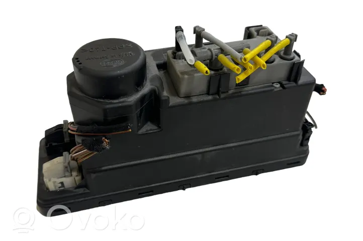 Mercedes-Benz E W210 Central locking vacuum pump 2088001448