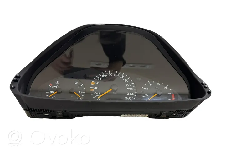 Mercedes-Benz E W210 Geschwindigkeitsmesser Cockpit 2105409547