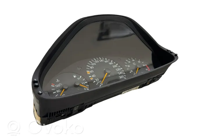 Mercedes-Benz E W210 Geschwindigkeitsmesser Cockpit 2105409547