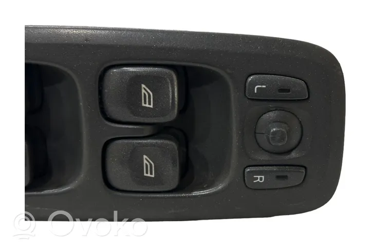 Volvo V70 Electric window control switch 8651327