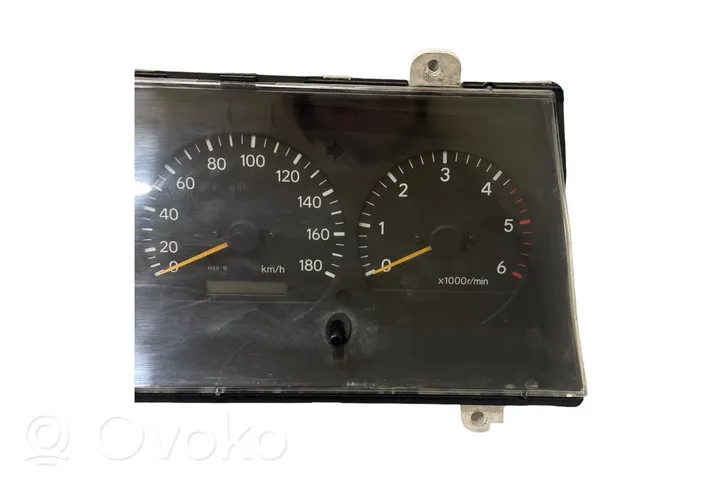 Toyota Hiace (H200) Compteur de vitesse tableau de bord 8380026881