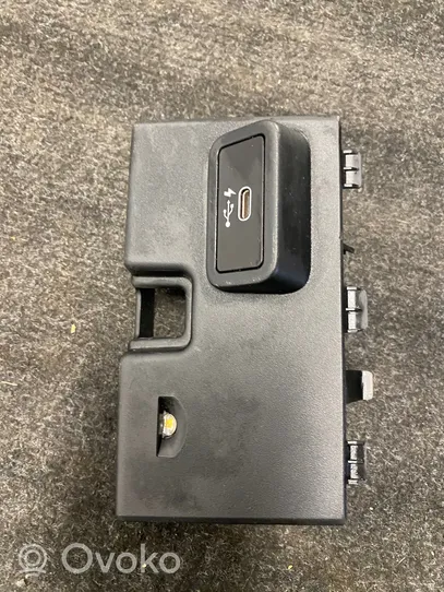 BMW 3 G20 G21 Connecteur/prise USB 8711939