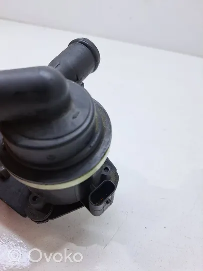 Audi A5 Sportback 8TA Pompe à eau de liquide de refroidissement 03L965561A