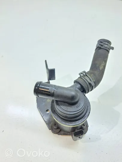 Audi A5 8T 8F Pompe à eau de liquide de refroidissement 03L965561A