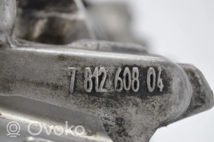 Toyota Avensis T270 Culasse moteur 11101WA020
