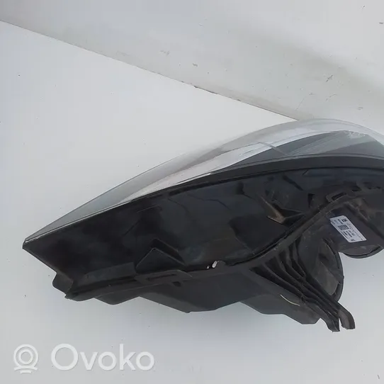 Opel Astra K Lampa przednia 39077801