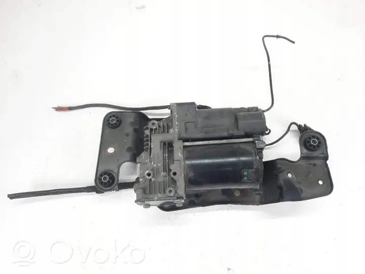 BMW X5 E70 Supporto del compressore ad aria dello pneumatico 6785506