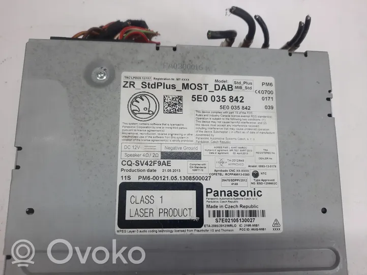Skoda Octavia Mk3 (5E) Panel / Radioodtwarzacz CD/DVD/GPS 5E0035842