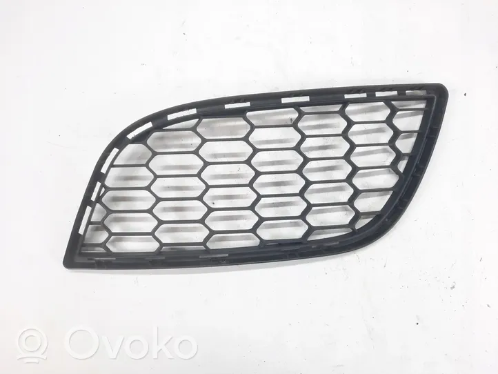 Alfa Romeo Giulietta Grille inférieure de pare-chocs avant 156085893