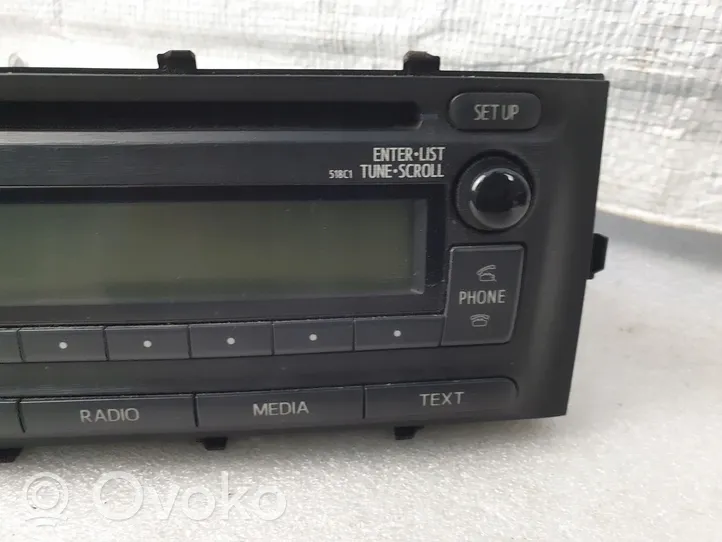 Toyota Prius c Panel / Radioodtwarzacz CD/DVD/GPS 8612052D10