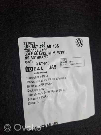 Volkswagen Golf VI Tavaratilan sivuverhoilu 1K6867428AB