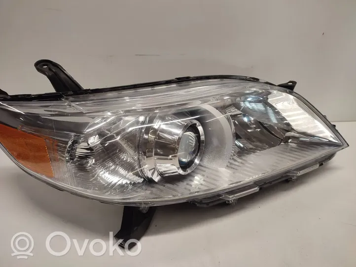 Toyota Sienna XL30 III Phare frontale 811100803000