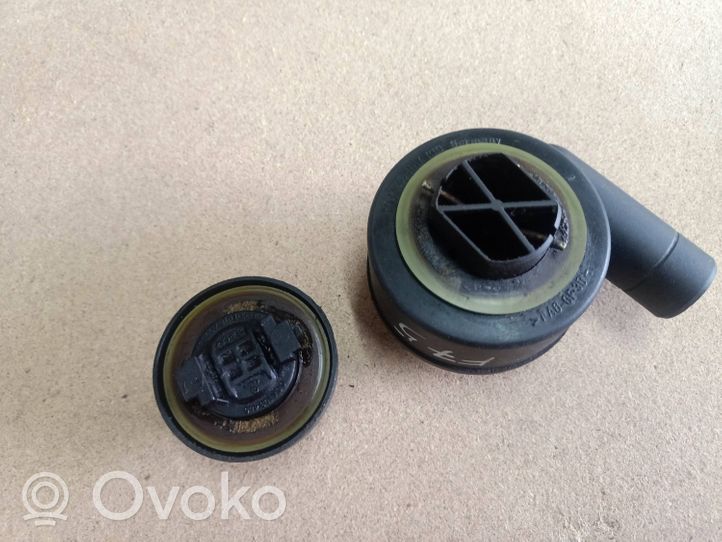 Volkswagen New Beetle Oil filler cap 06a103465