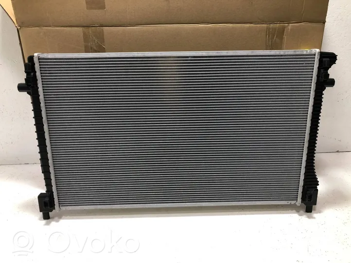 Skoda Fabia Mk3 (NJ) Radiateur de refroidissement 69C108-2